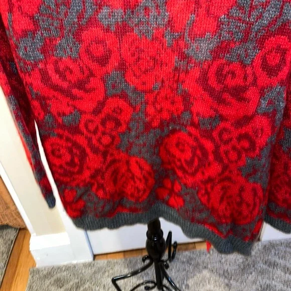Sparrow Anthropologie Size M Red and Gray Hooded Cardigan Sweater Floral New - Picture 6 of 9